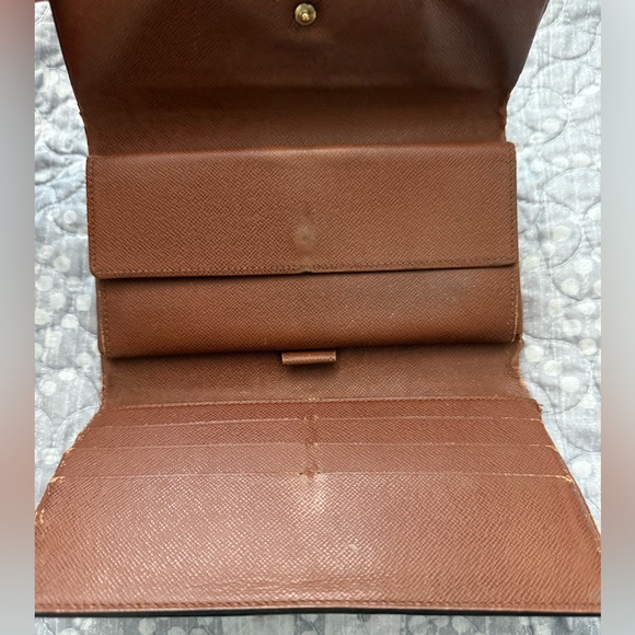 Louis Vuitton Monogram Sarah Trifold Wallet - Picture 6 of 9